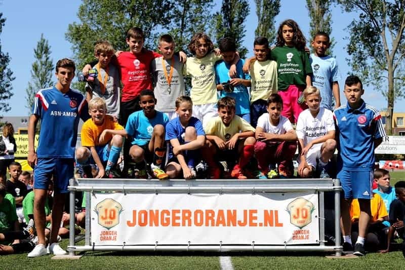 Jonger Oranje teams oefenen tegen Jonge Duivels en Helmond Sport