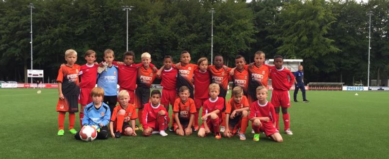 Jonger Oranje O9 scoort dertien keer tegen leeftijdsgenootjes van PSV