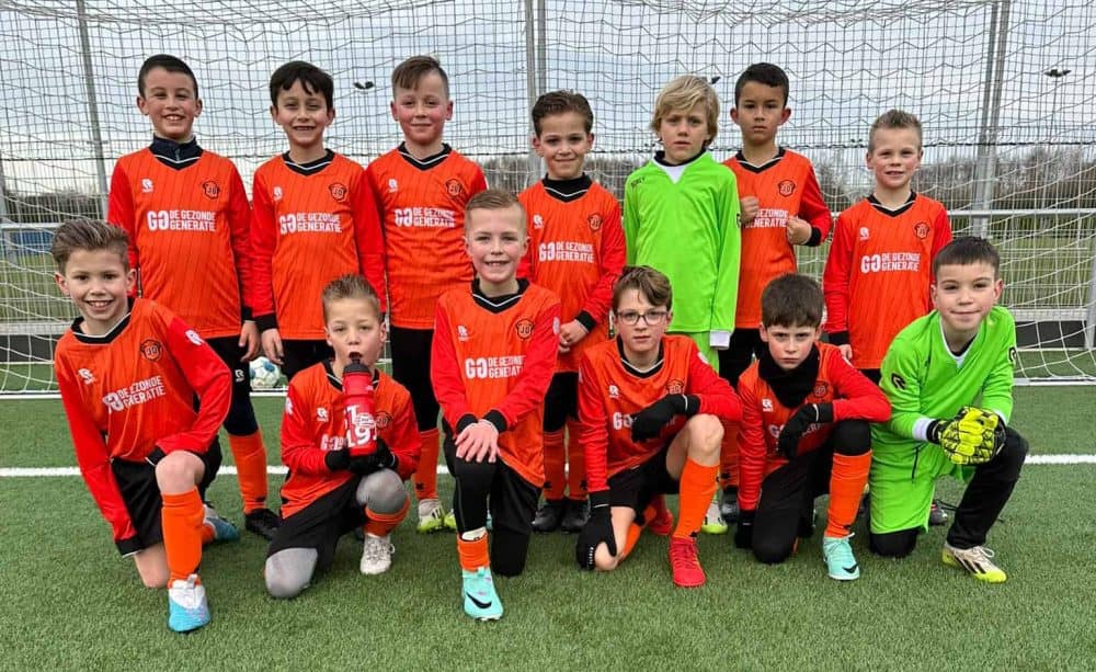 Teamfoto Jonger Oranje O8-O9 – SC Heerenveen