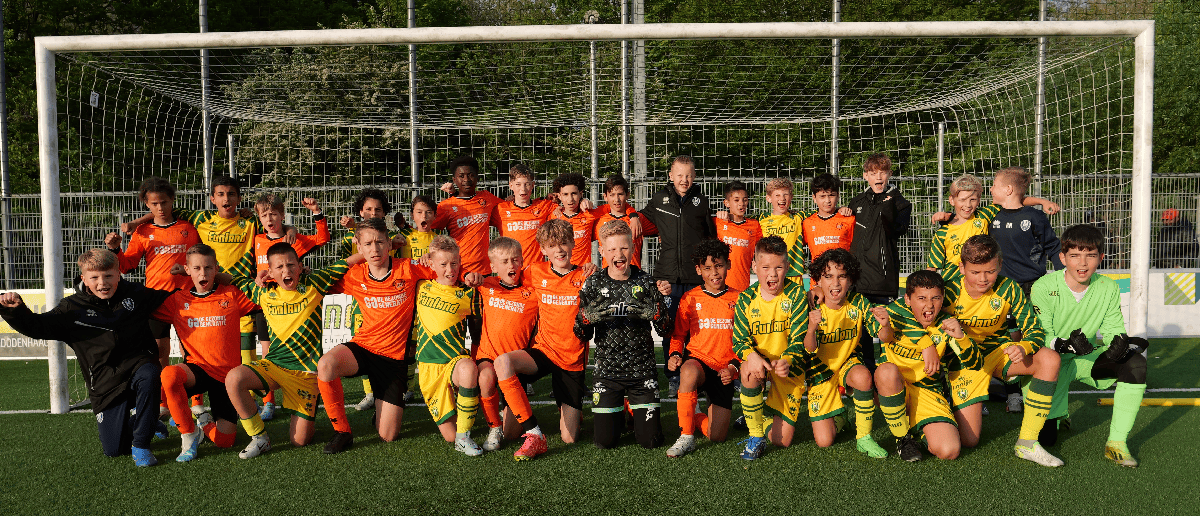 Groepsfoto Jonger Oranje – ADO Den Haag – 8 mei 2024