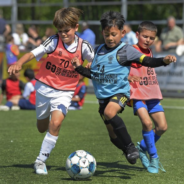 Jonger Oranje-deelnemers in sportief duel