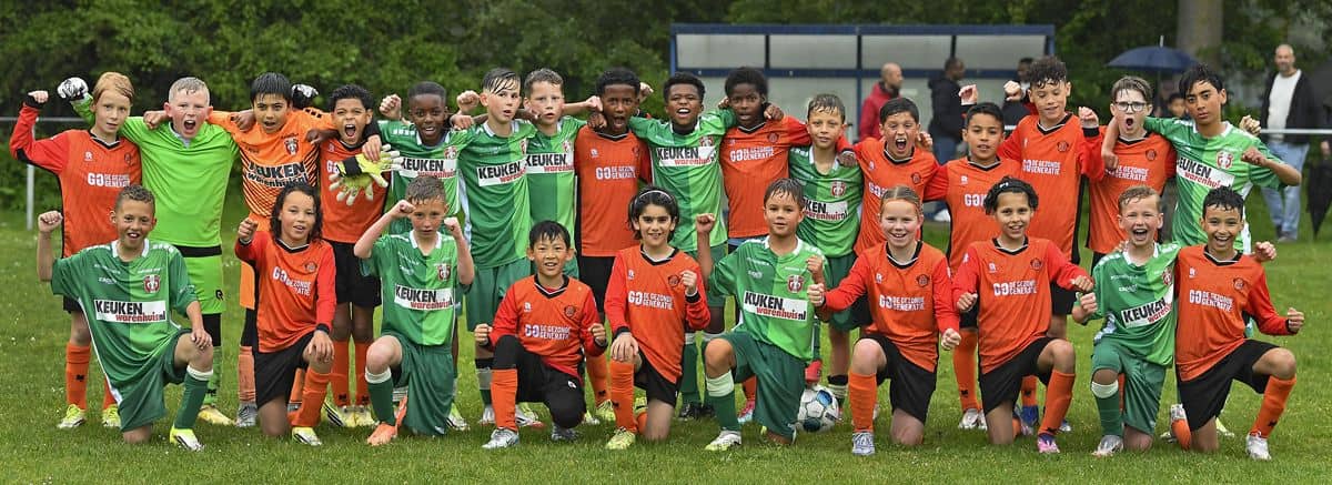 Groepsfoto FC Dordrecht – Jonger Oranje O12